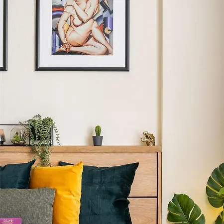 Secret Diamond Of The شقة